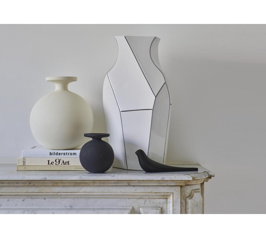 Bekostning Krage Total VASE: POLYGON, Vases & Bowls from Designer : Itamar Burstein | Ligne Roset  Official Site