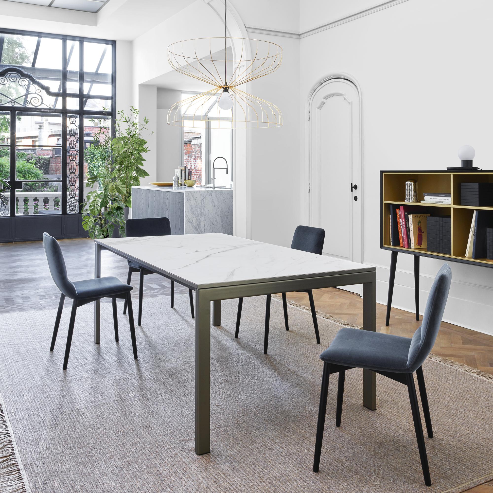 Modern dining tables - Ligne Roset - Contemporary Design Furniture