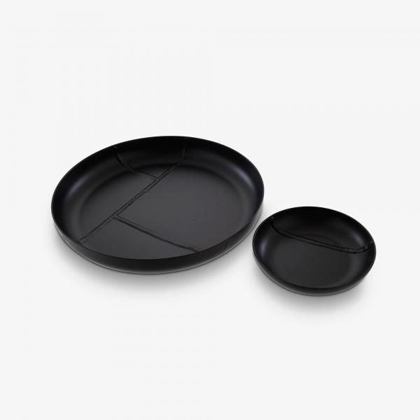 SET OF 2 DISHES BLACK LACQUER ALUMINIUM Ligne Roset
